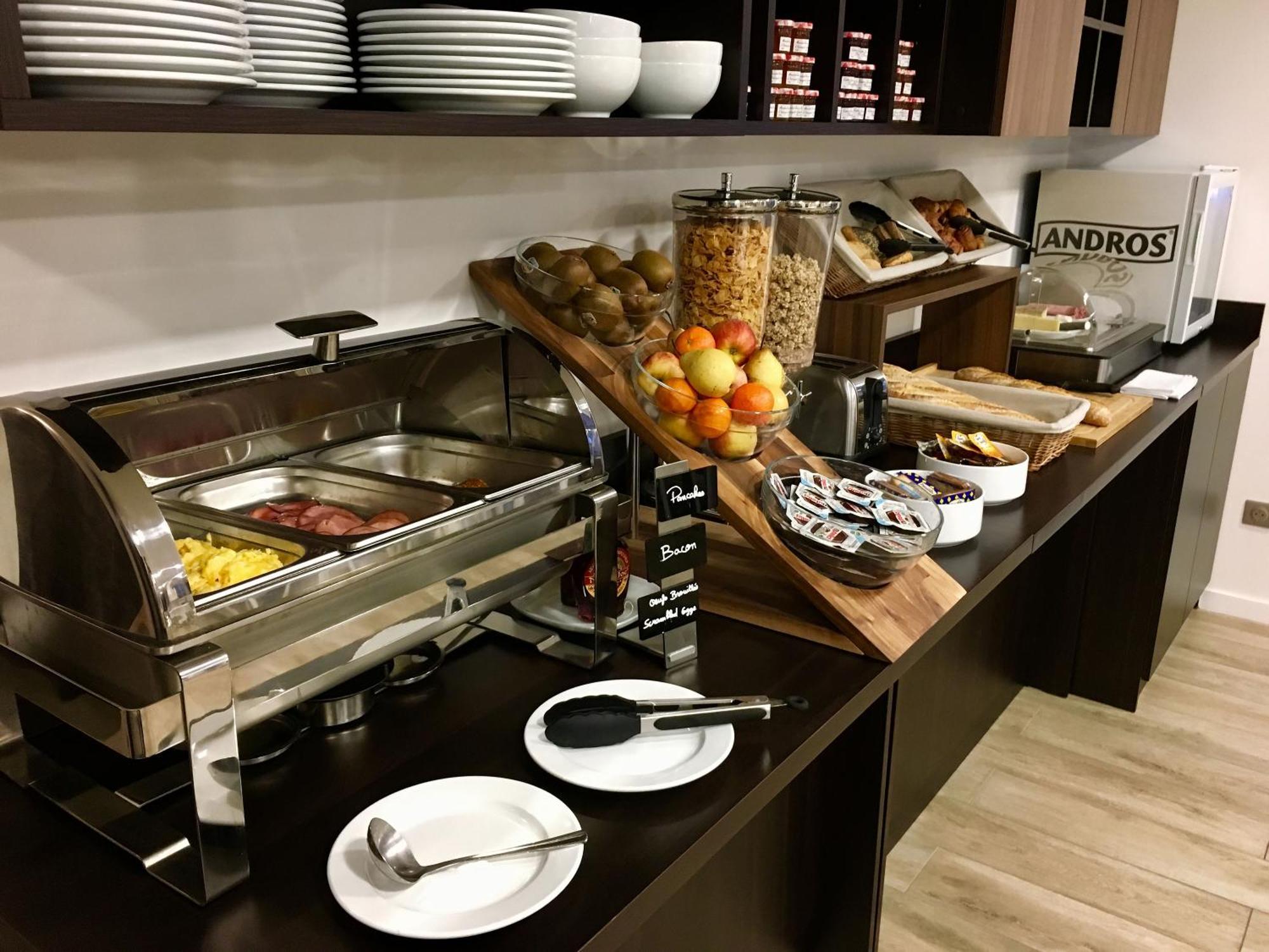 Brit Hotel Martigues Nord Екстер'єр фото